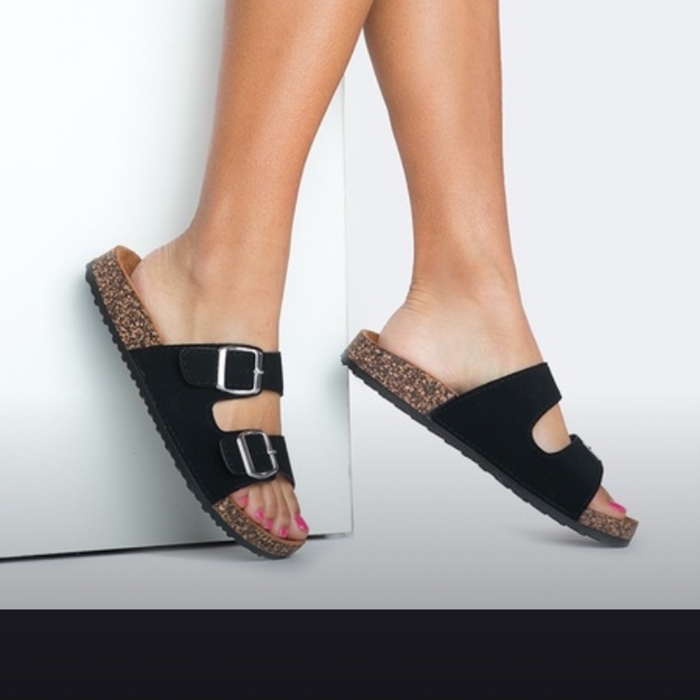 Sandals new⭐️⭐️⭐️FLASH SALE⭐️⭐️⭐️